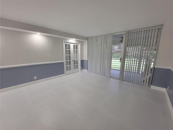 800 E CYPRESS Lane 202, Pompano Beach FL 33069