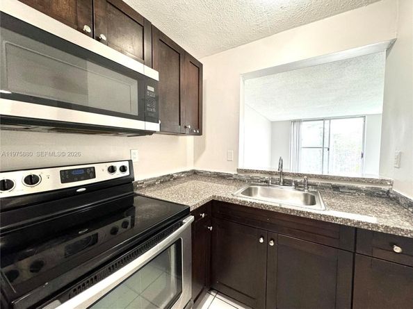484 NW 165th St Rd A411, Miami FL 33169