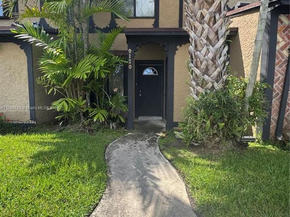 9170 NW 44th Ct, Sunrise FL 33351