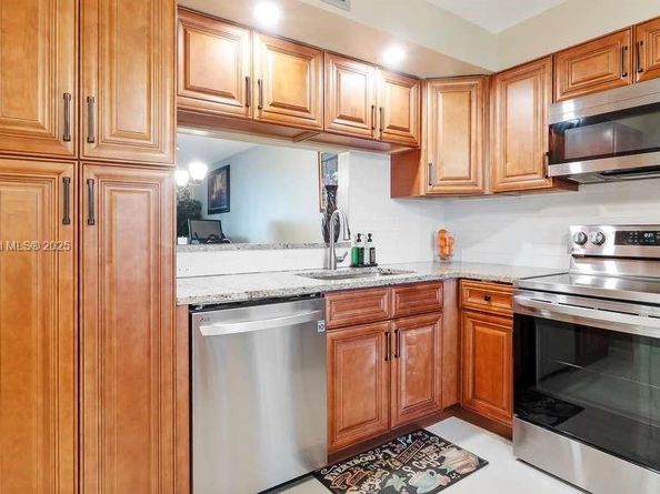 Undisclosed Address #A11902597, Pembroke Pines FL 33026