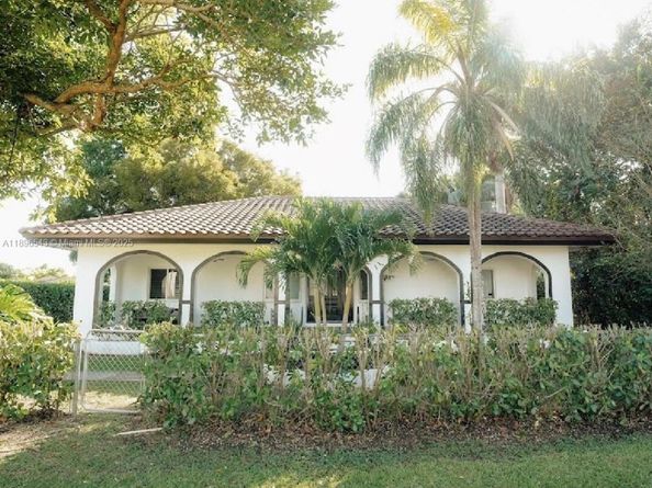 867 NW 4th Ave, Homestead FL 33030