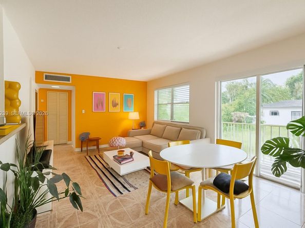 13101 Memorial Hwy 215, North Miami FL 33161