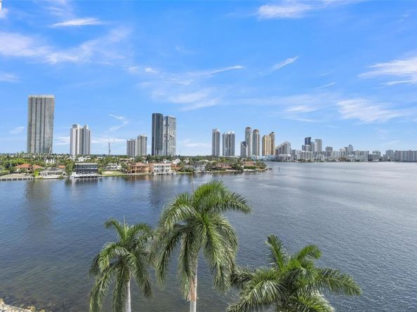 19101 NE 36th Ct 701, Aventura FL 33180