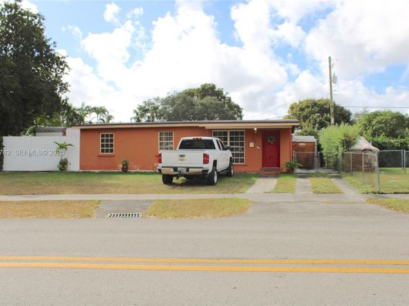 4940 SW 114th Ave, Miami FL 33165