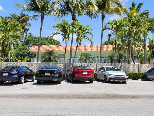Undisclosed Address #A11998114, Fort Lauderdale FL 33305