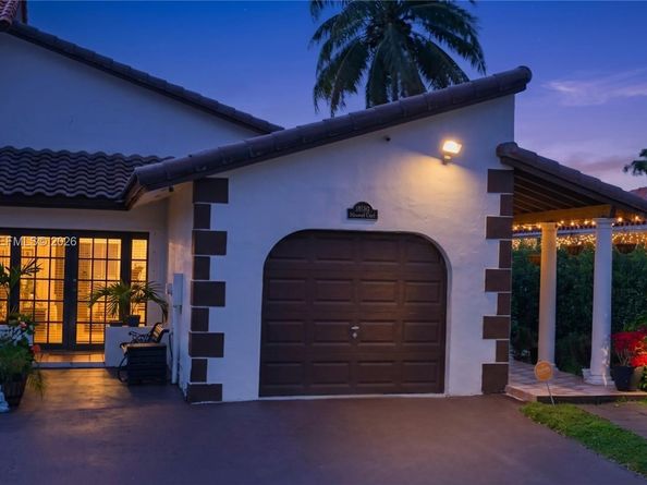 20166 W Oakmont Cir, Hialeah FL 33015