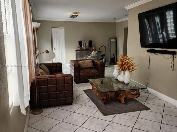 4361 NW 35th Ave, Lauderdale Lakes FL 33309