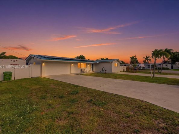 1101 NW 86th Ter, Pembroke Pines FL 33024