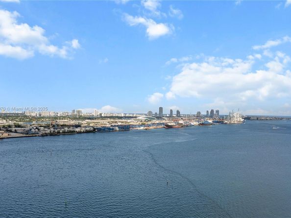 848 Brickell Key Dr 2502, Miami FL 33131