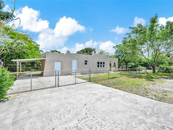 1301 Sharar Ave, Opa-Locka FL 33054