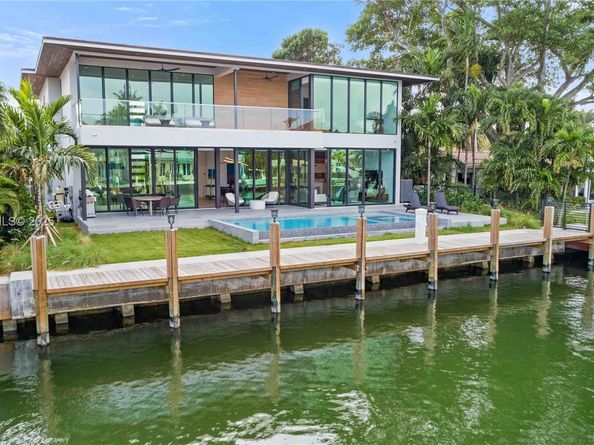 1537 SE 13th St, Fort Lauderdale FL 33316