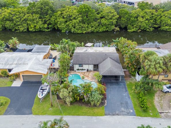 1672 NW 36th Ct, Oakland Park FL 33309