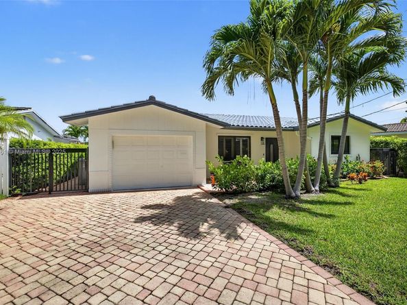 2481 SE 15th St, Pompano Beach FL 33062