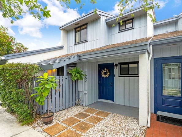 1652 N 14th Ter, Hollywood FL 33020