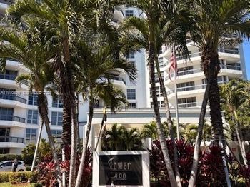 3500 Mystic Pointe Dr