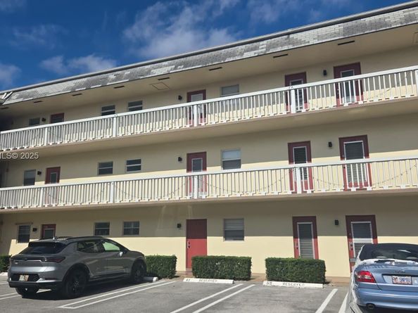 4441 NW 16th St J108, Lauderhill FL 33313