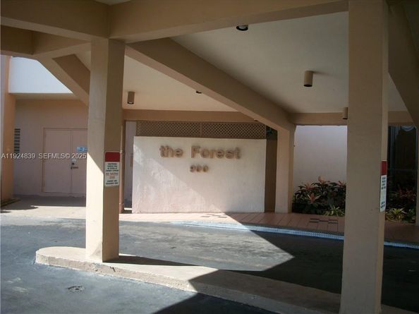 900 St Charles Pl 208, Pembroke Pines FL 33026