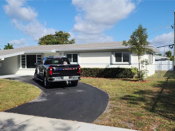 2915 NW 183rd St, Miami Gardens FL 33056