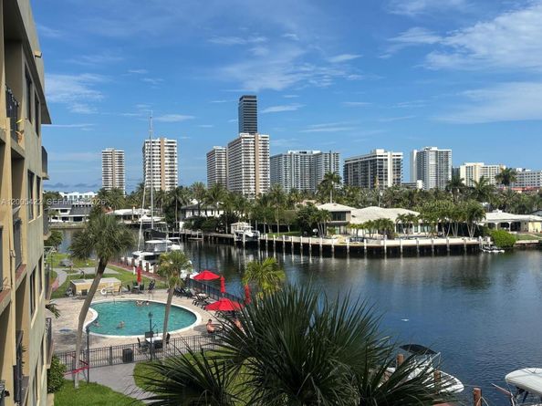 301 Golden Isles Dr 409, Hallandale Beach FL 33009