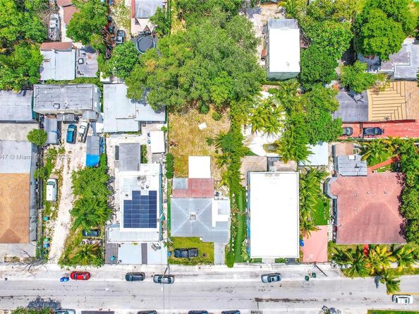 266 NW 32nd St, Miami FL 33127