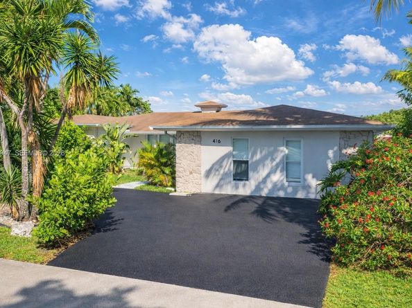 416 N Rainbow Dr, Hollywood FL 33021