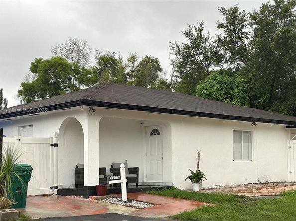 20776 NW 41st Ave Rd, Miami Gardens FL 33055
