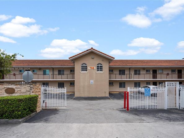 700 SE 9th Ct 103, Hialeah FL 33010