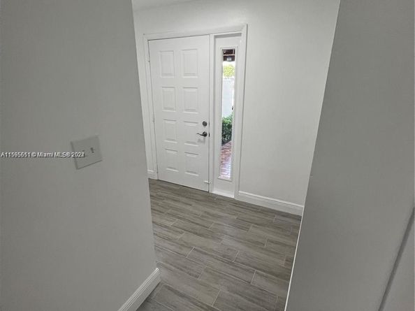 2050 SW 122nd Ave 22, Miami FL 33175