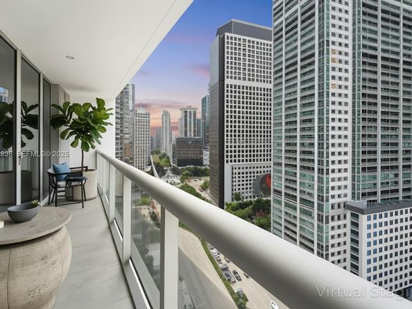 485 Brickell Ave 1907, Miami FL 33131