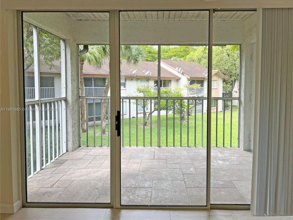 14015 SW 91st Ter 14015, Miami FL 33186