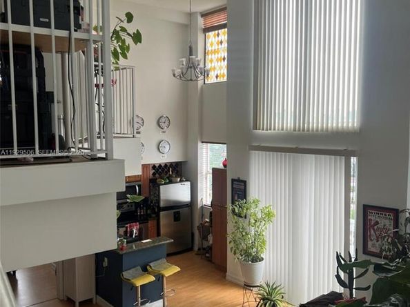 1 Glen Royal Pkwy 1612, Miami FL 33125