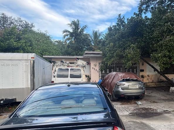 9525 NW 2nd Ave, Miami Shores FL 33150