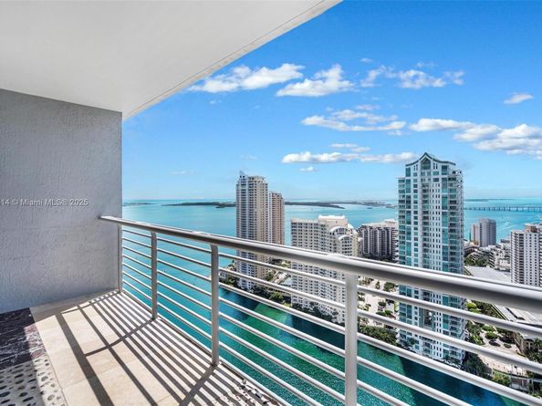 325 S Biscayne Blvd 4115, Miami FL 33131