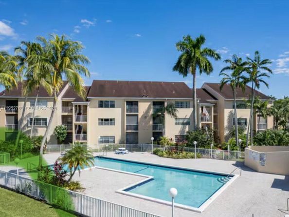 15340 SW 106th Ter 819, Miami FL 33196