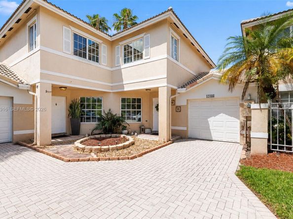 17086 NW 22nd St, Pembroke Pines FL 33028