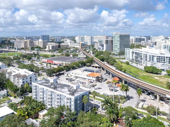 1010 NW 11th St 507, Miami FL 33136