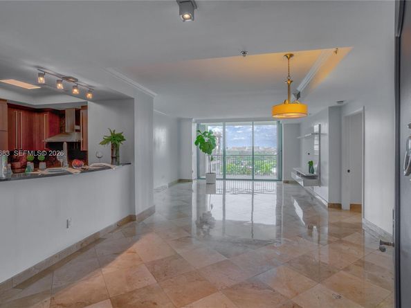 3400 SW 27th Ave 906, Miami FL 33133