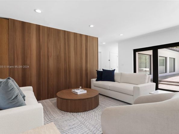 116 W 1st Ct, Miami Beach FL 33139