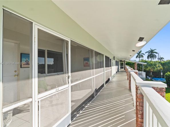 2541 NE 11th St 212, Pompano Beach FL 33062