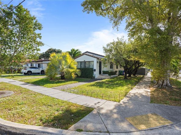 2290 SW 2nd Ter, Miami FL 33135