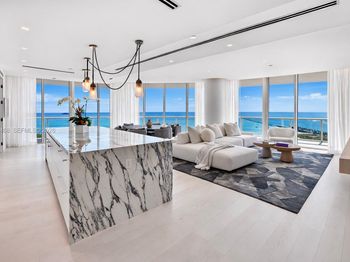 100 S Pointe Dr