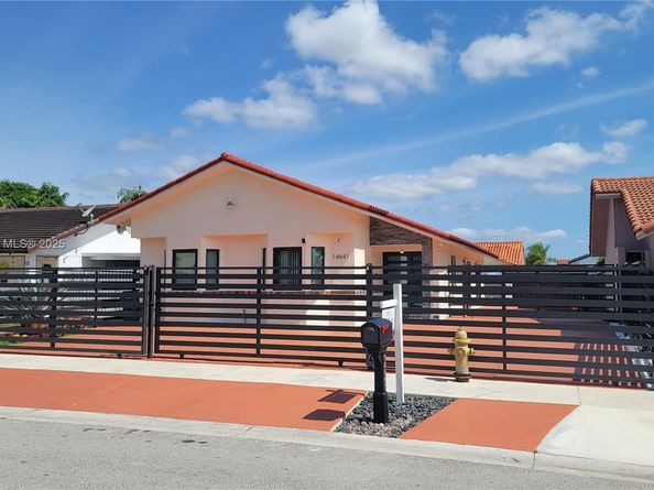 14641 SW 52nd St, Miami FL 33175