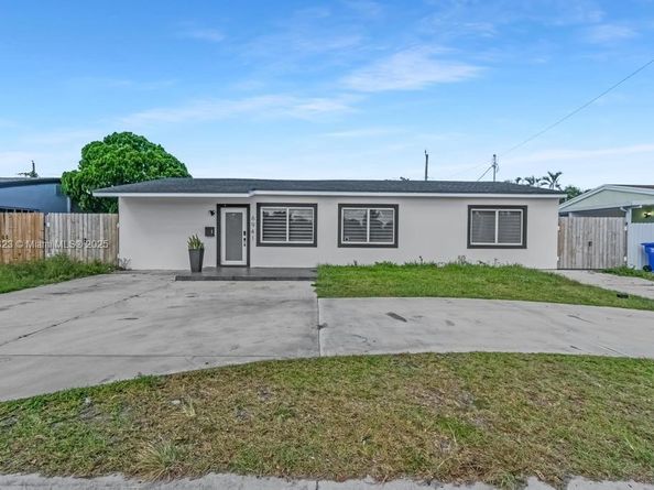 6941 Sheridan St, Hollywood FL 33024