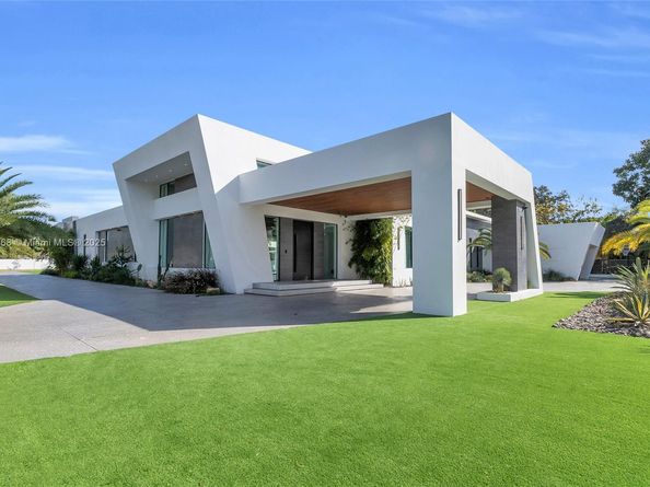 9890 SW 64th St, Miami FL 33173