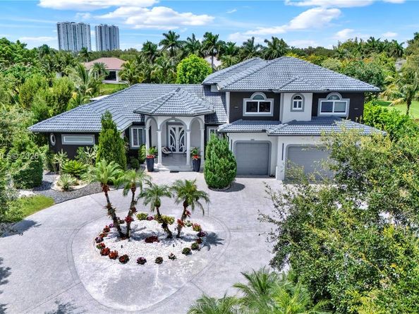 12301 NW 18th St, Plantation FL 33323