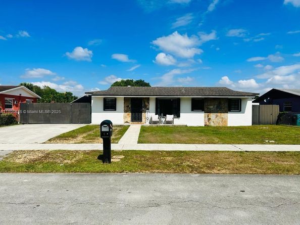 3763 NW 204th St, Miami Gardens FL 33055