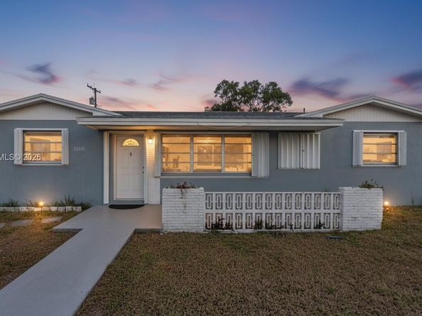 21131 NW 30th Ct, Miami Gardens FL 33056