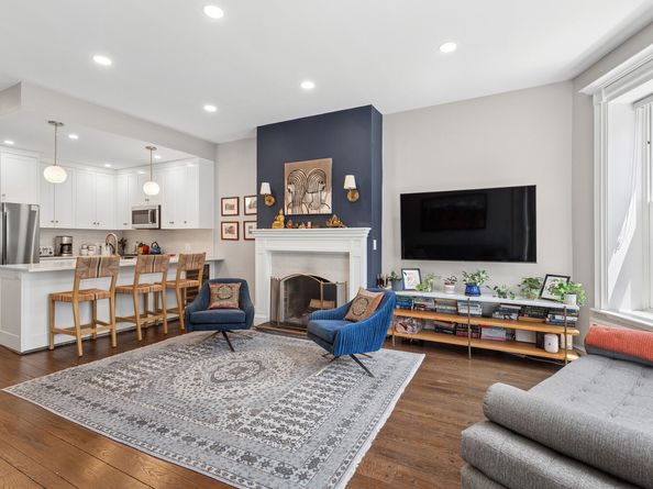 329 West 89th Street 3, New York NY 10024