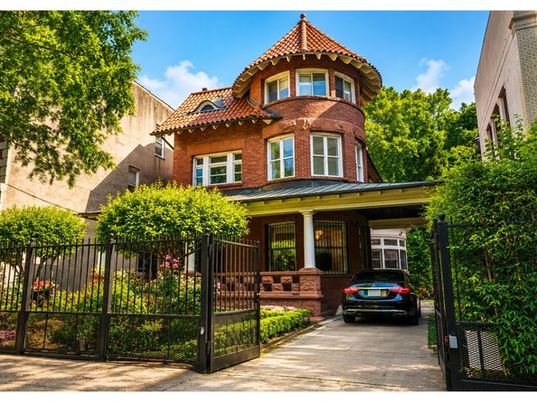 1094 Park Place, Brooklyn NY 11213
