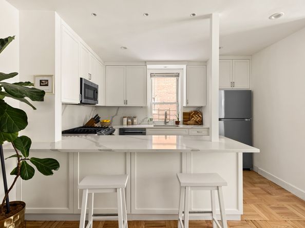 651 Vanderbilt Street 2A, Brooklyn NY 11218